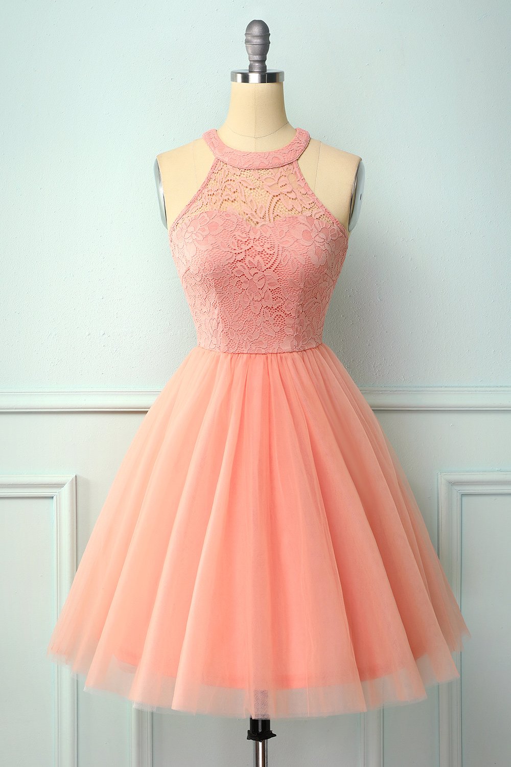 "Robe Halter Bourgogne pour Cérémonie de Confirmation" could be rewritten as "Robe Halter Bourgogne Élégante pour Confirmation".