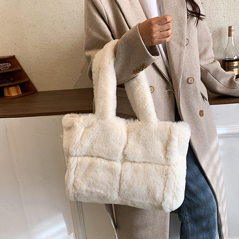 Chic Sac à Main en Peluche Dante | Accessoire d'Hiver Élégant pour Femmes